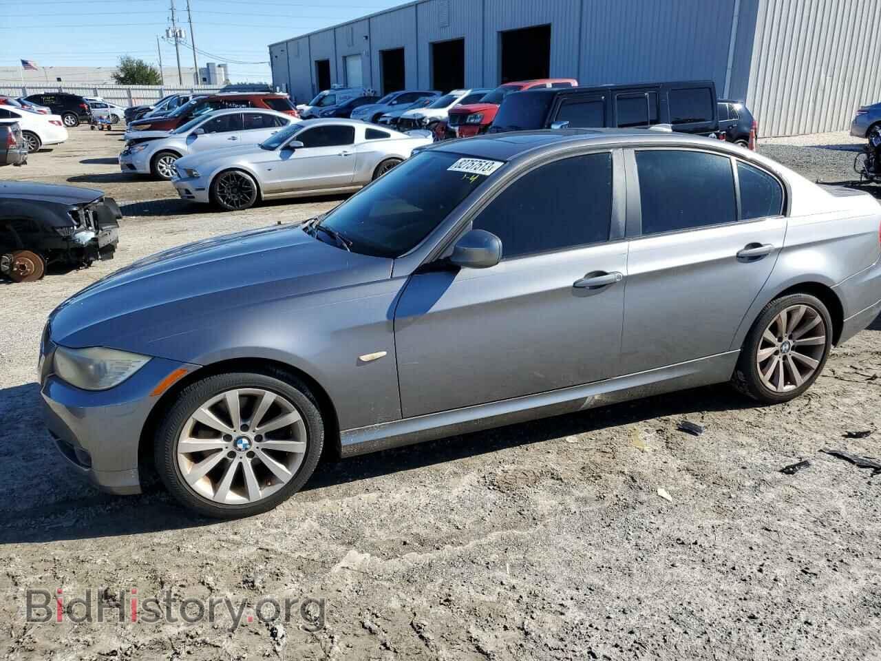 Фотография WBAPH7C53BE679871 - BMW 3 SERIES 2011