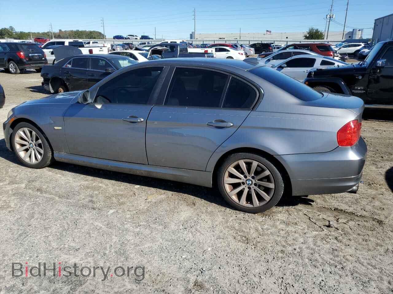 2011 BMW 3 SERIES - VIN: WBAPH7C53BE679871 - Фото 2