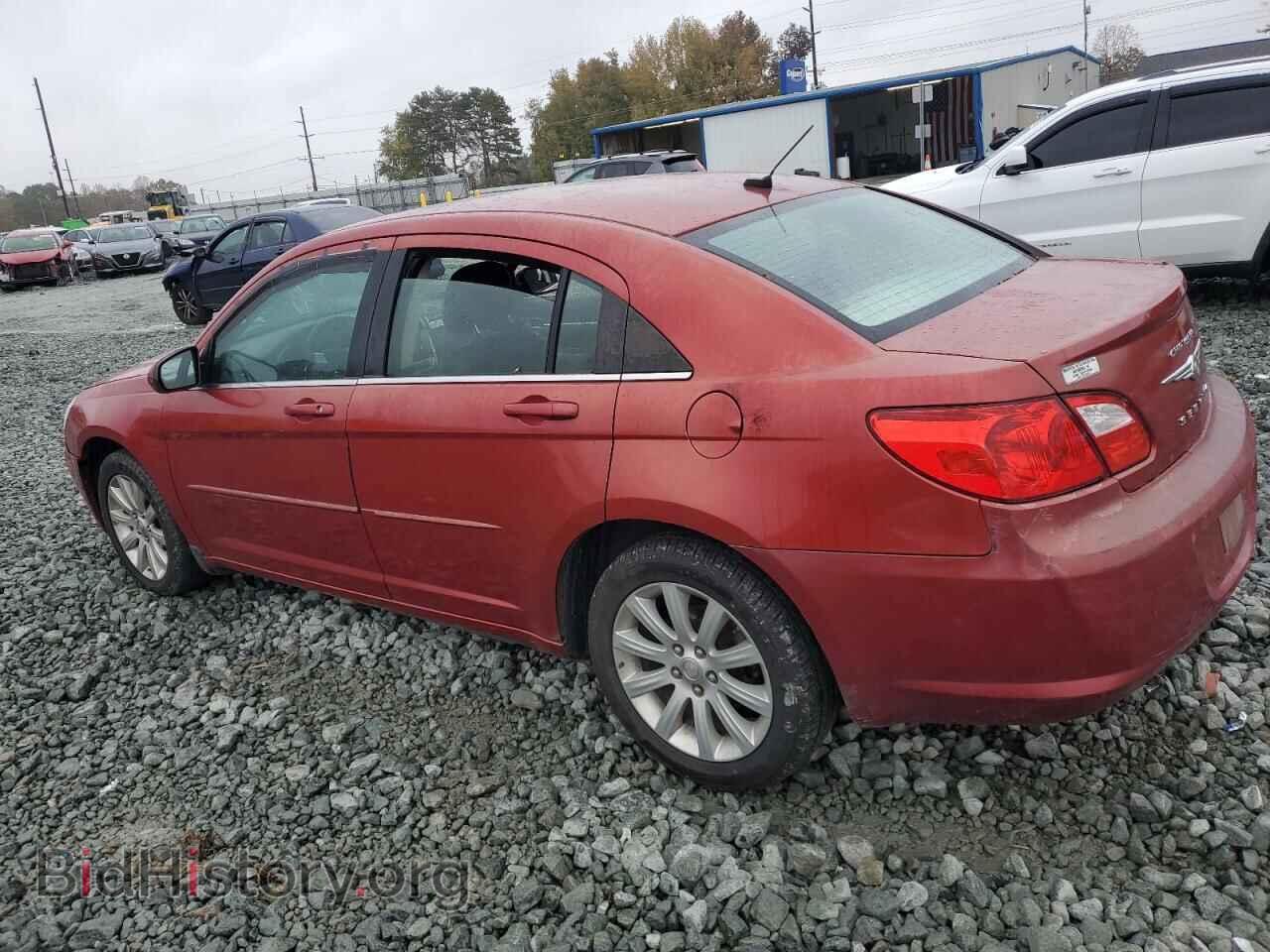 2010 CHRYSLER SEBRING - VIN: 1C3CC5FB8AN166334 - Фото 2