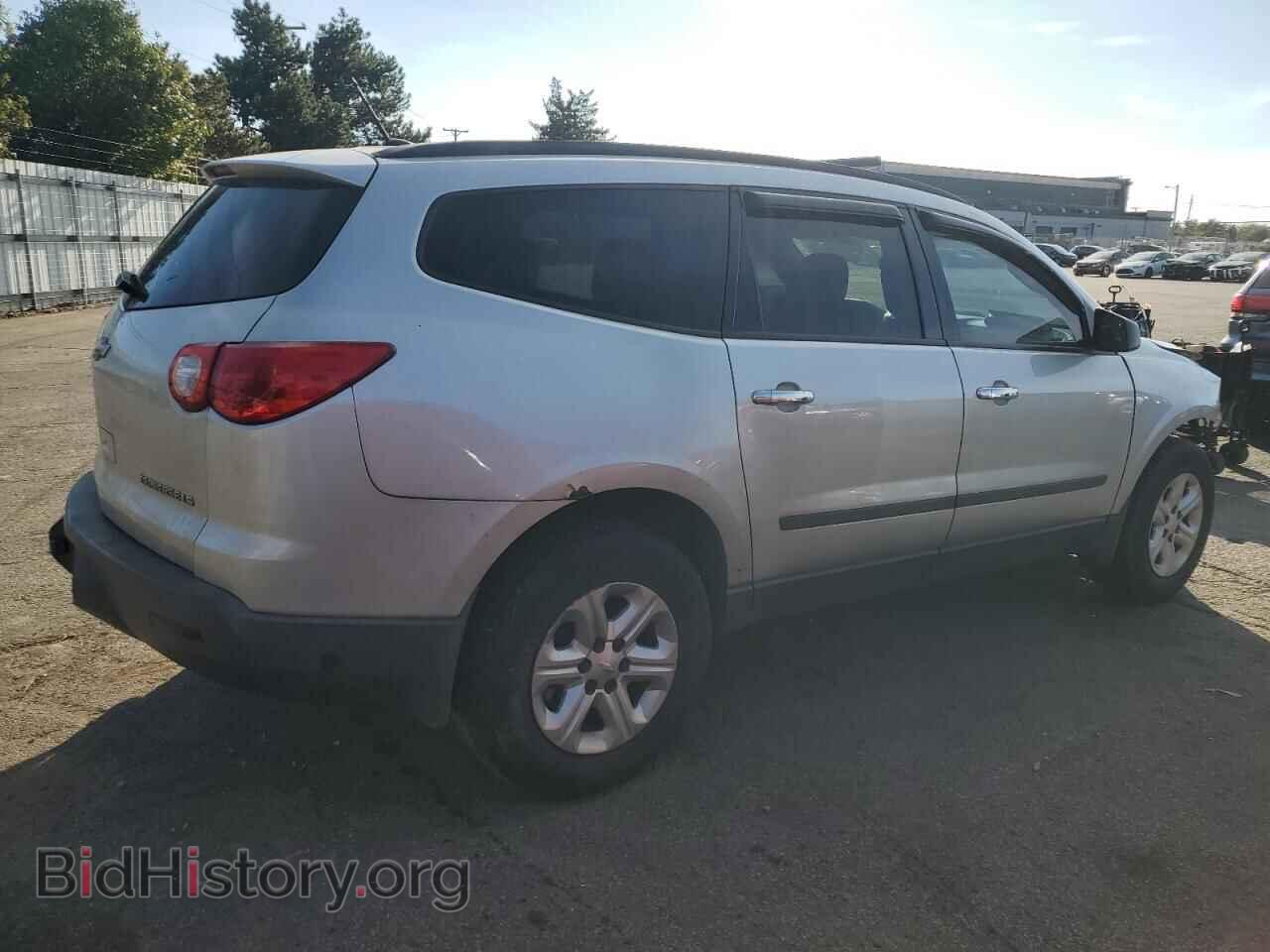 2011 CHEVROLET TRAVERSE - VIN: 1GNKRFED5BJ406809 - Фото 3