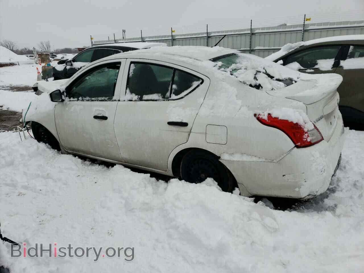 2019 NISSAN VERSA - VIN: 3N1CN7AP3KL876556 - Photo 2