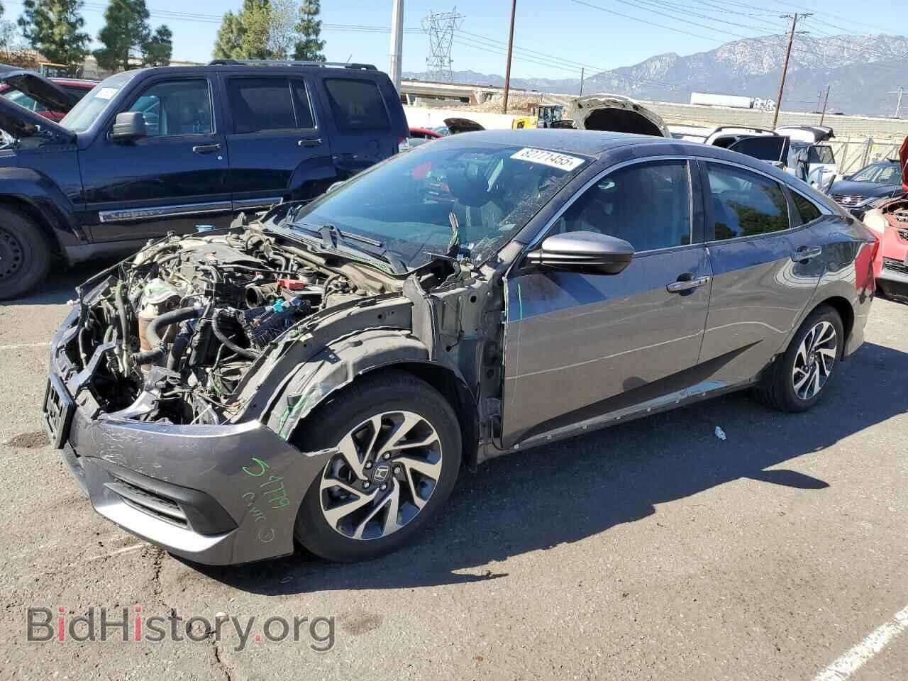 Photo 2HGFC2F72JH522838 - HONDA CIVIC 2018
