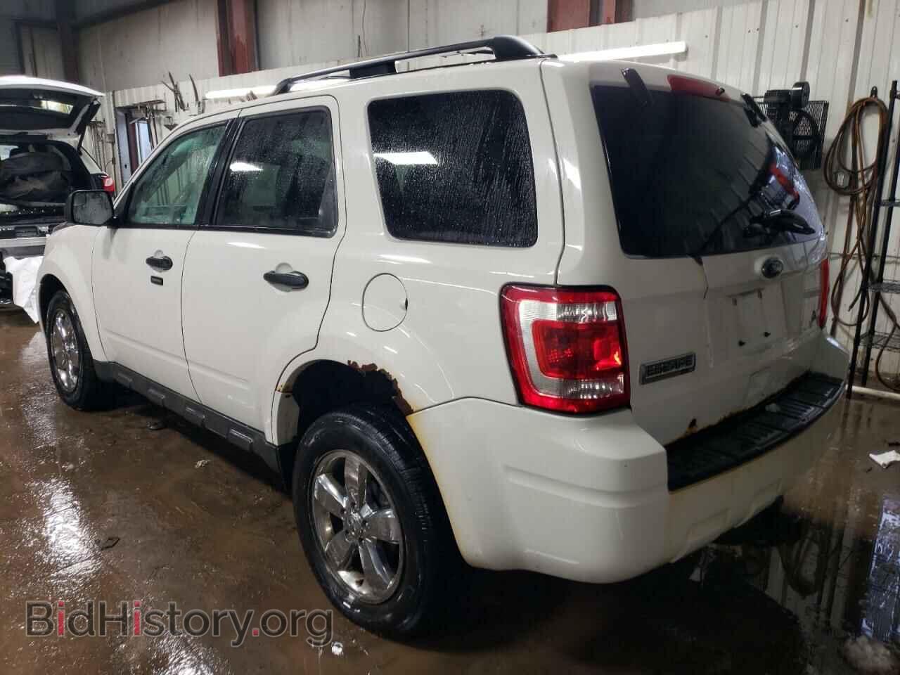 2011 FORD ESCAPE - VIN: 1FMCU9DG7BKB20748 - Фото 2