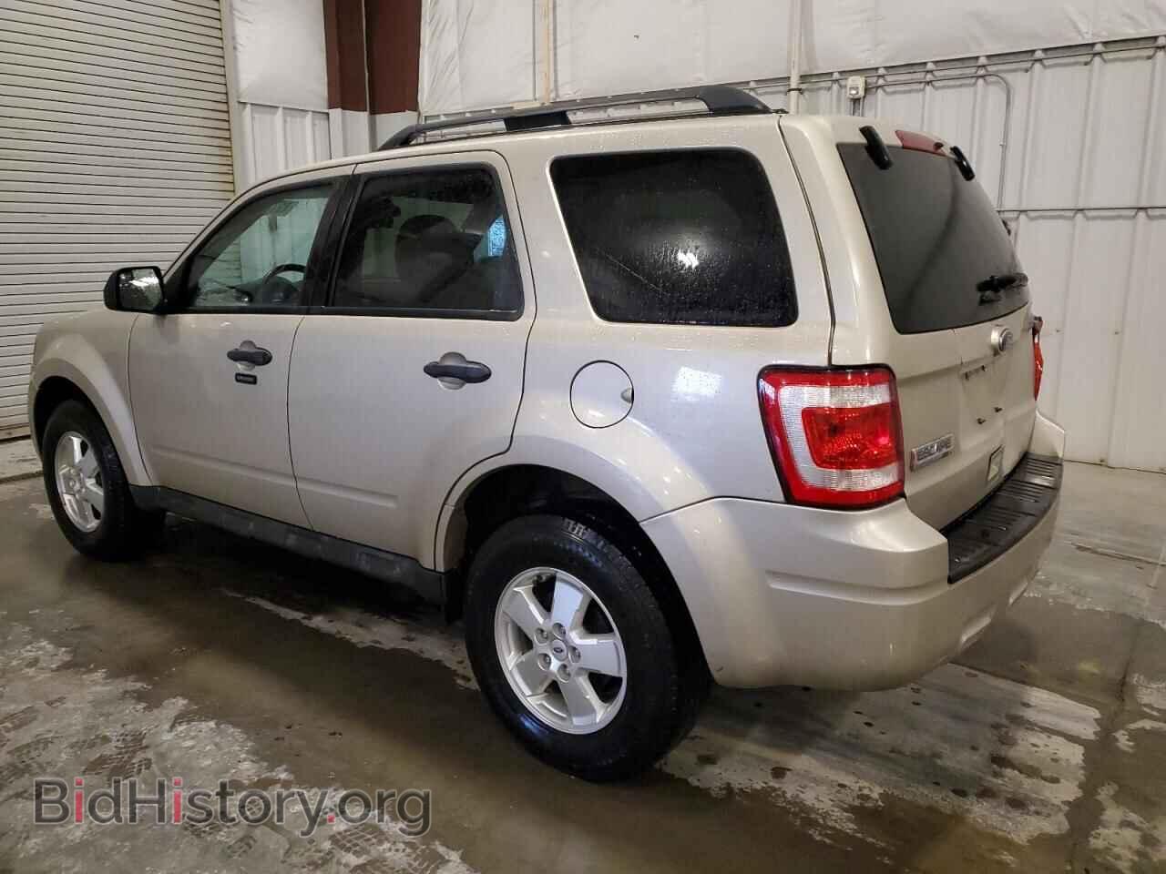 2011 FORD ESCAPE - VIN: 1FMCU0D75BKA98339 - Фото 2