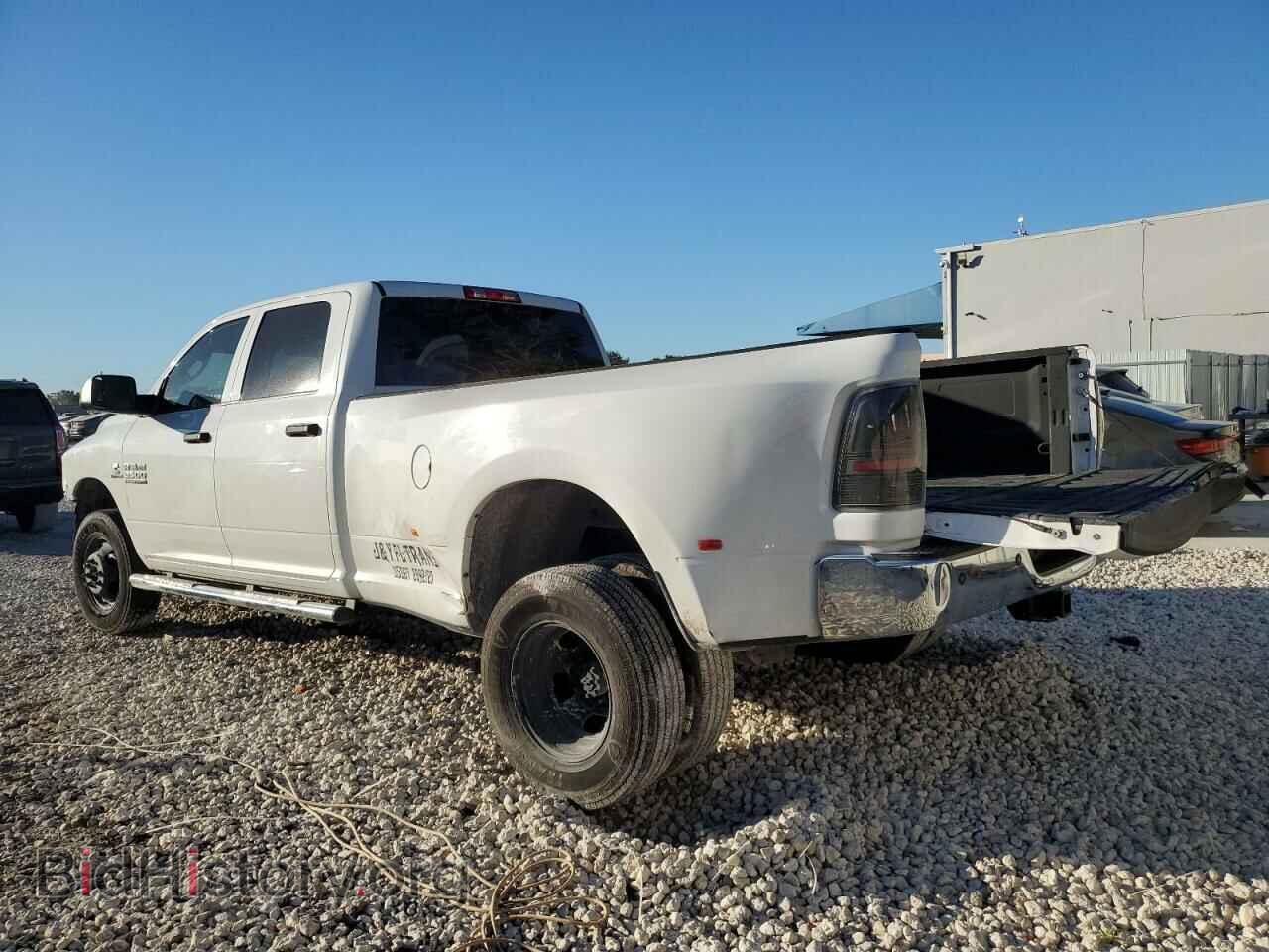 2018 RAM All Models - VIN: 3C63RRGL4JG318988 - Фото 2
