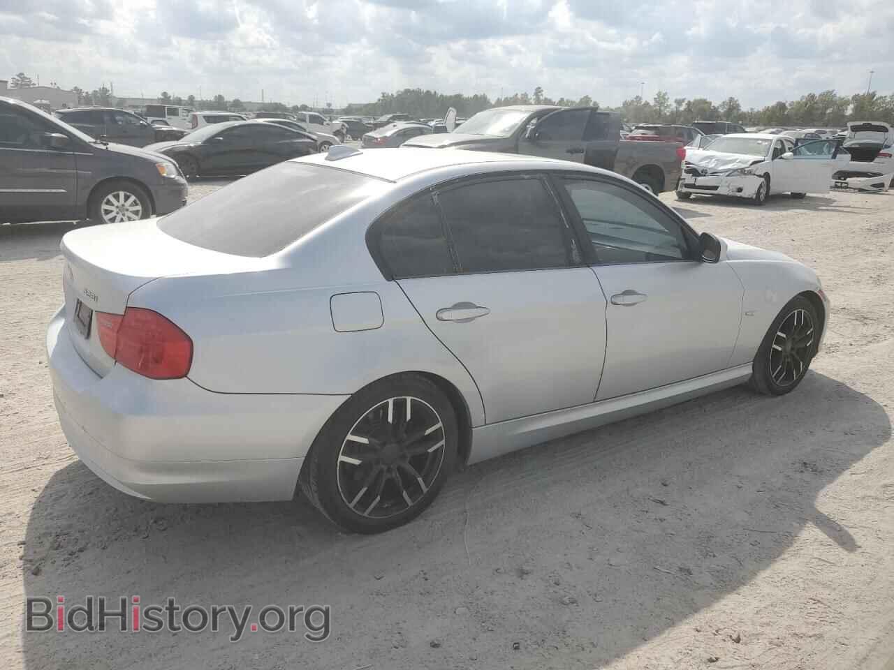 2011 BMW 3 SERIES - VIN: WBAPH7C51BE851900 - Фото 3