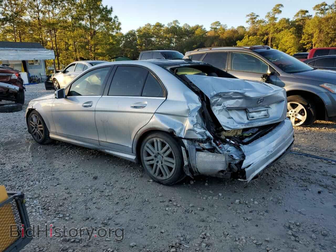 2011 MERCEDES-BENZ C-CLASS - VIN: WDDGF5EB3BF635739 - Фото 2