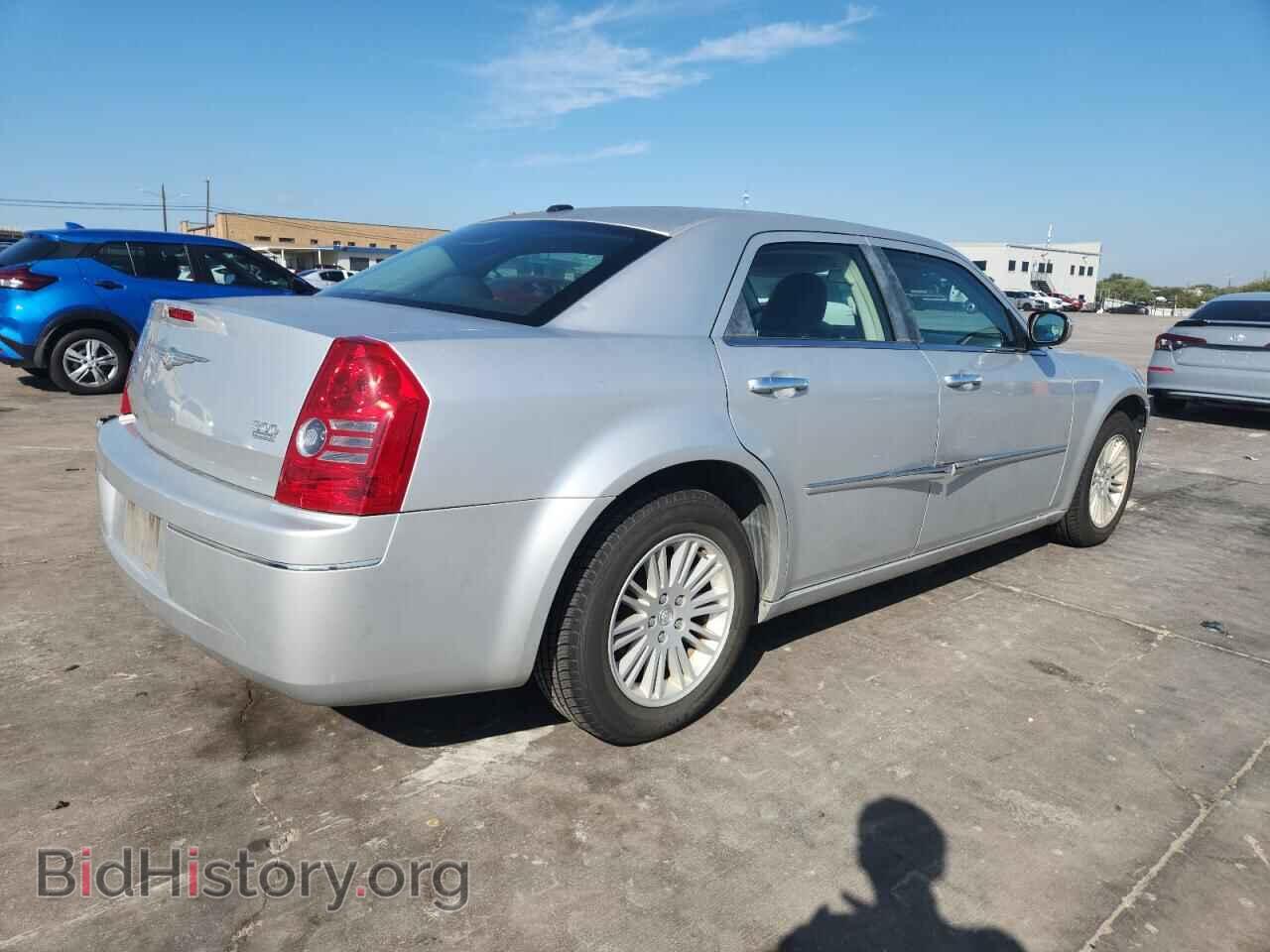2010 CHRYSLER 300 - VIN: 2C3CA5CV4AH225425 - Фото 3