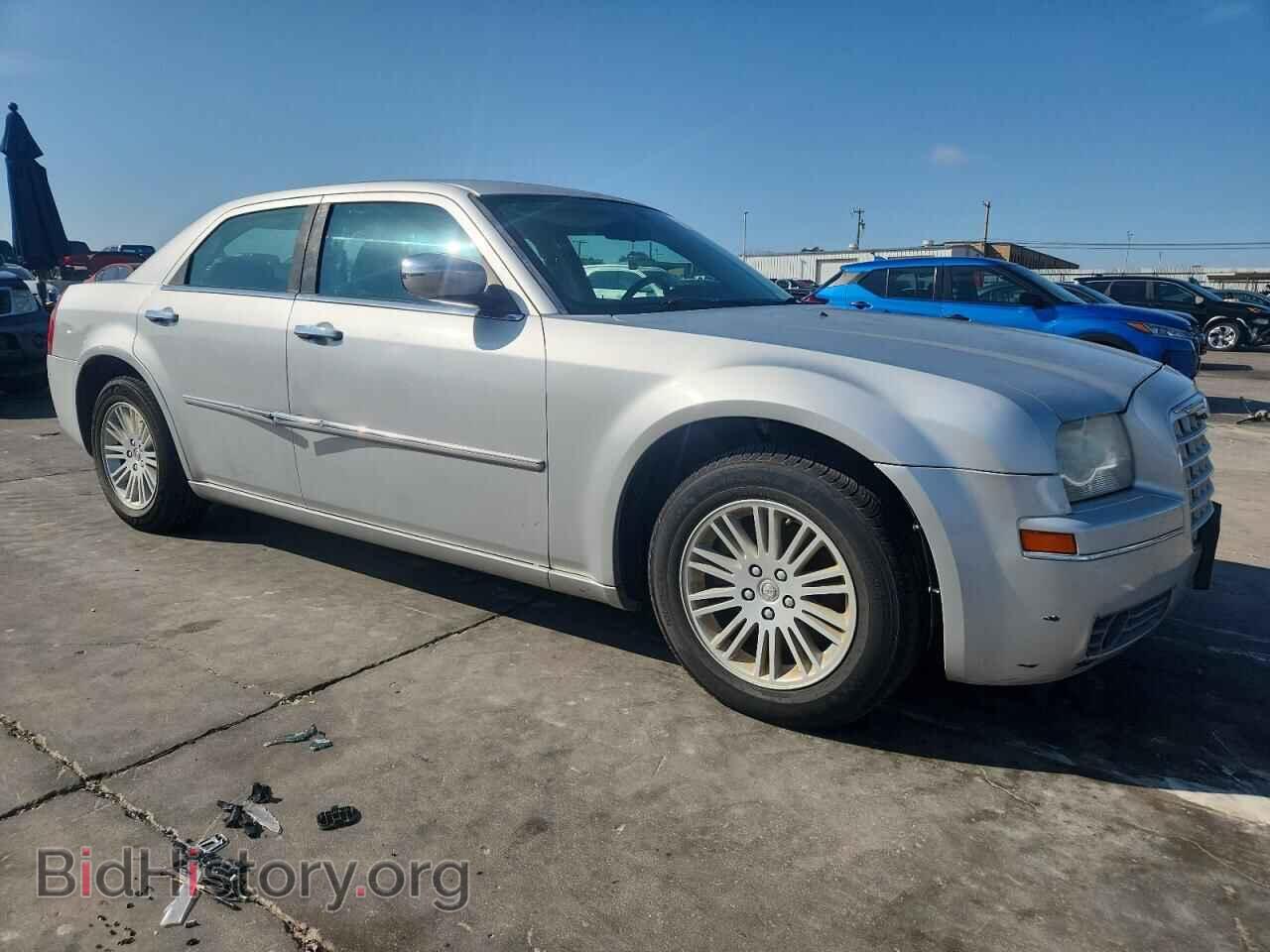 2010 CHRYSLER 300 - VIN: 2C3CA5CV4AH225425 - Фото 4