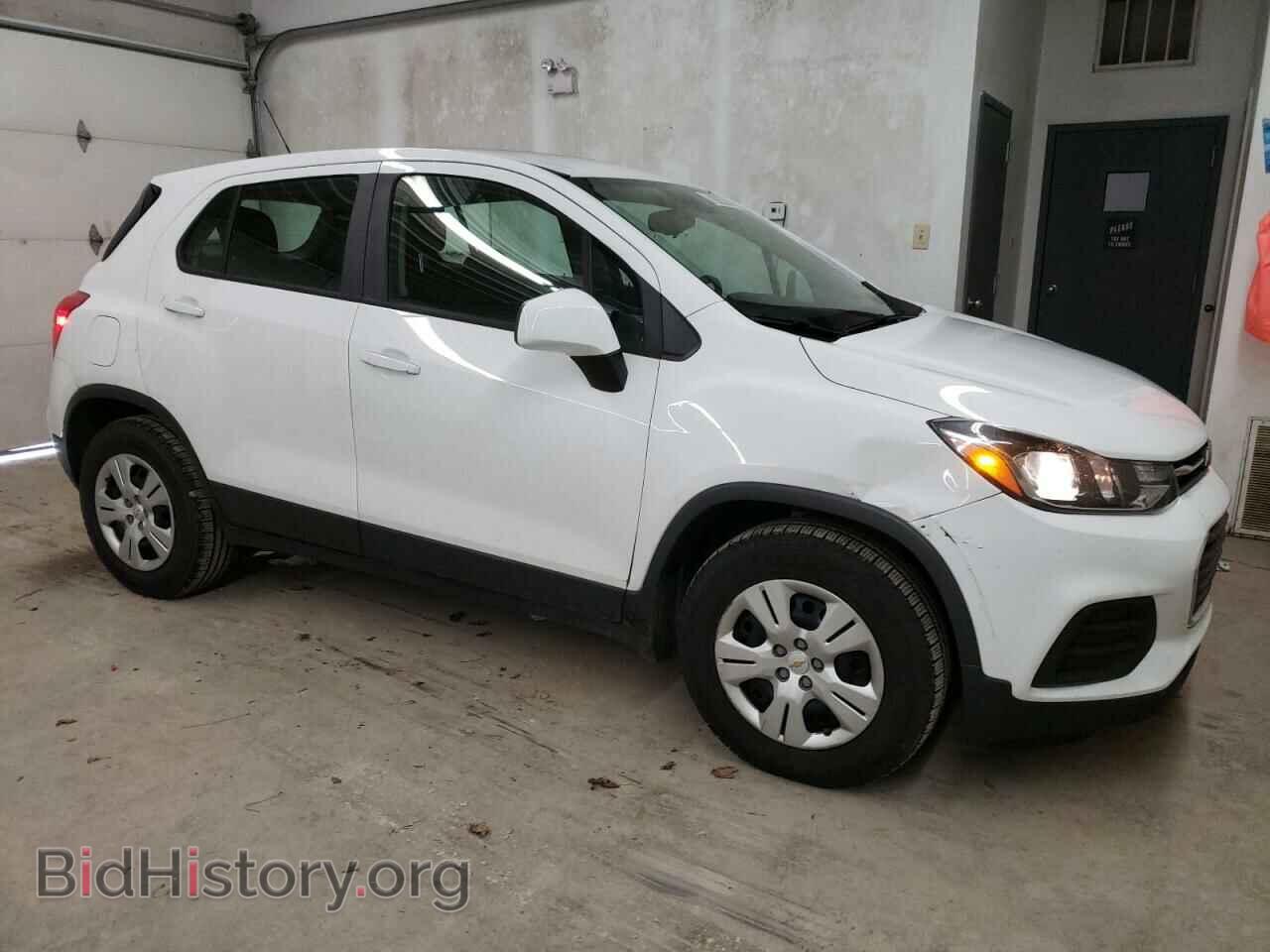 2017 CHEVROLET TRAX - VIN: 3GNCJKSB4HL266339 - Фото 4