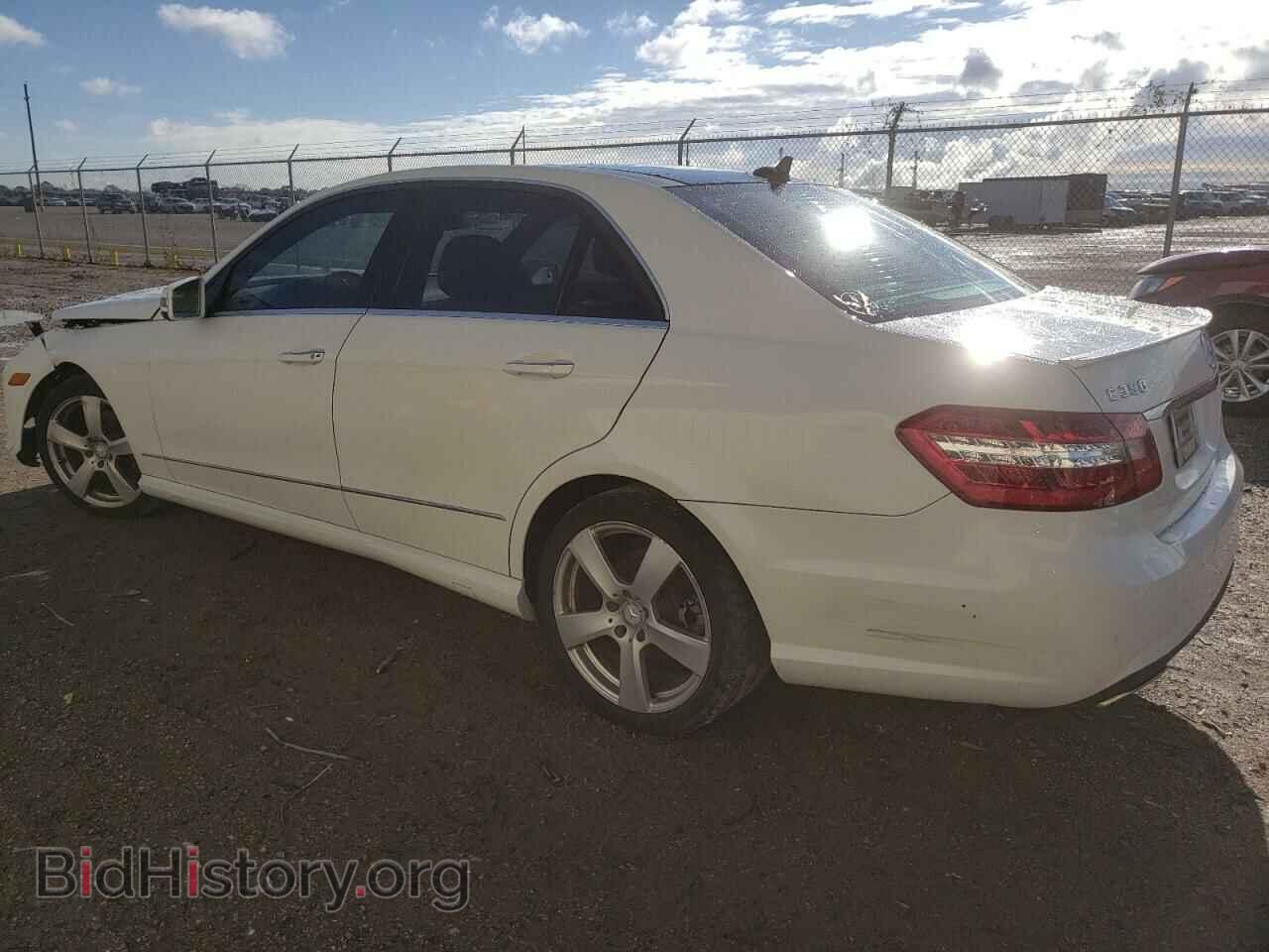 2011 MERCEDES-BENZ E-CLASS - VIN: WDDHF5GB2BA291271 - Фото 2