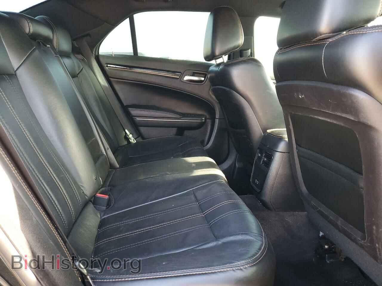 2016 CHRYSLER 300 - VIN: 2C3CCAGG2GH282875 - Фото 10