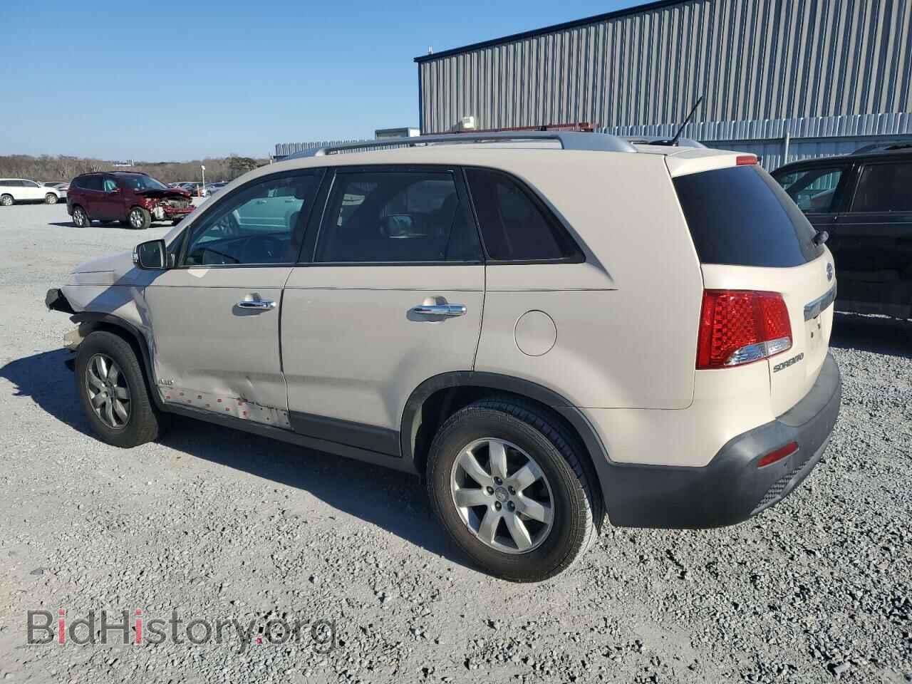 2011 KIA SORENTO - VIN: 5XYKTCA17BG004908 - Фото 2