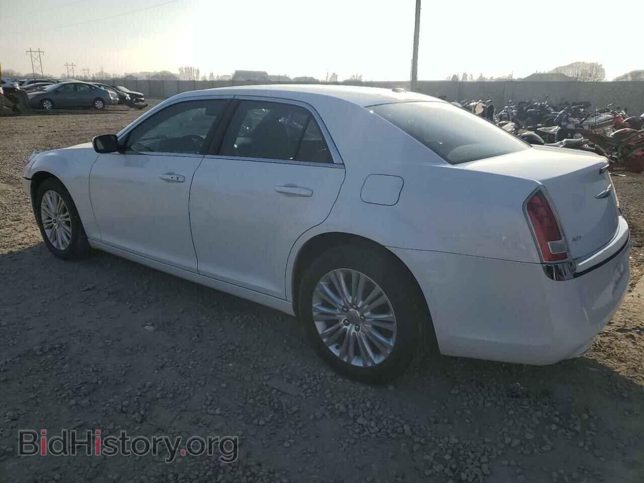 2013 CHRYSLER 300 - VIN: 2C3CCARG4DH539138 - Фото 2