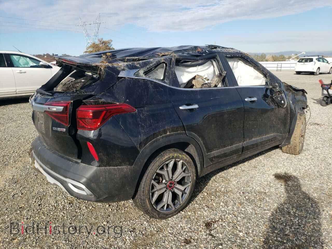2021 KIA SELTOS - VIN: KNDETCA25M7058858 - Фото 3