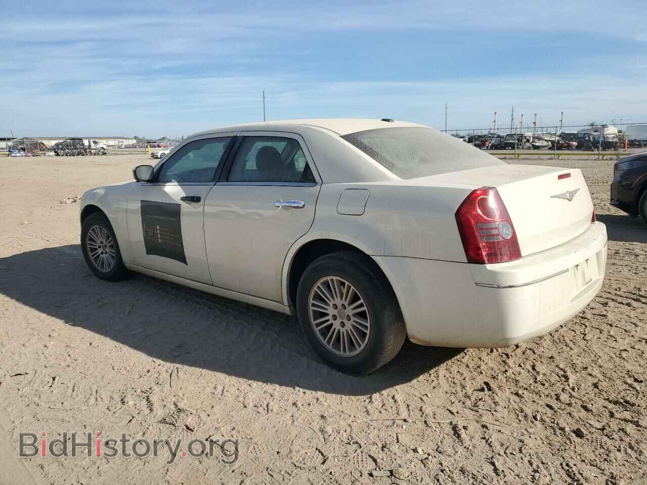 2010 CHRYSLER 300 - VIN: 2C3CA5CV9AH284003 - Фото 2