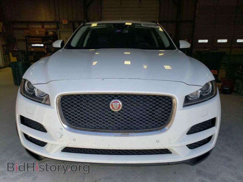 2017 Jaguar F-PACE (VIN SADCJ2BVXHA886109) — photo 5 of 12