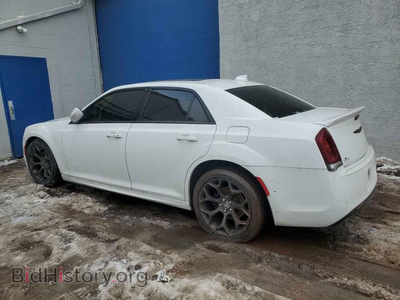 2016 CHRYSLER 300 - VIN: 2C3CCABT2GH330931 - Photo 2