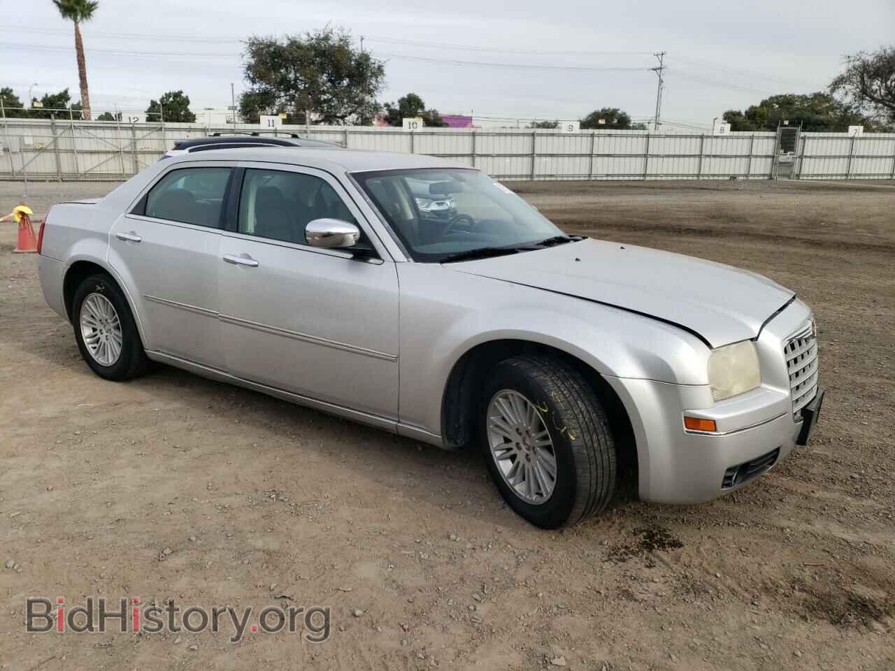 2010 CHRYSLER 300 - VIN: 2C3CA5CVXAH155381 - Фото 4