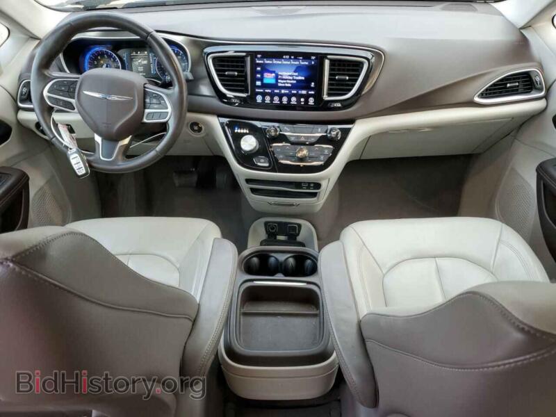 2017 Chrysler PACIFICA (VIN 2C4RC1BG2HR514299) — фото 8 из 13