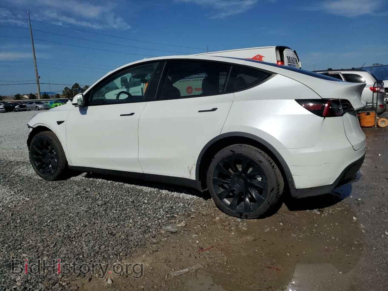 2024 TESLA MODEL Y - VIN: 7SAYGDEE2RA265477 - Фото 2