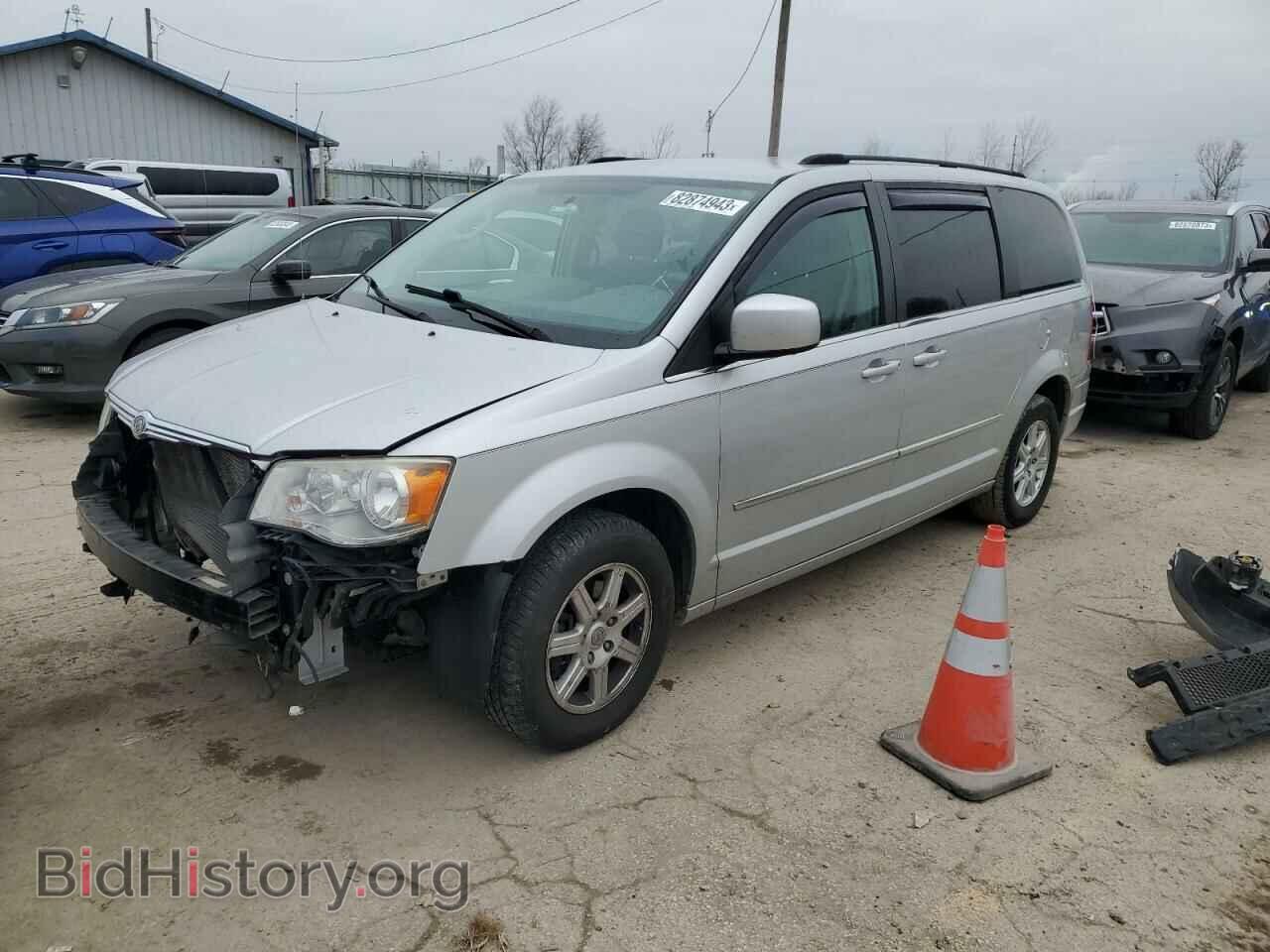 Photo 2A4RR5D19AR347549 - CHRYSLER MINIVAN 2010