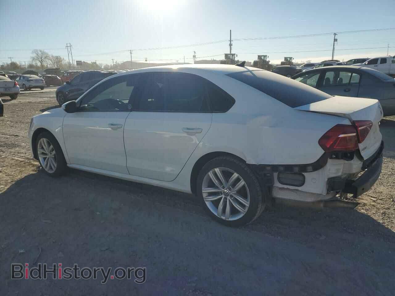 2019 VOLKSWAGEN PASSAT - VIN: 1VWLA7A31KC014502 - Фото 2