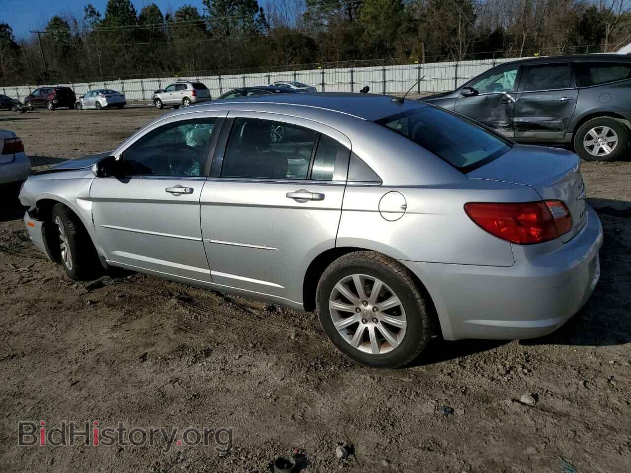 2010 CHRYSLER SEBRING - VIN: 1C3CC5FB9AN147095 - Фото 2