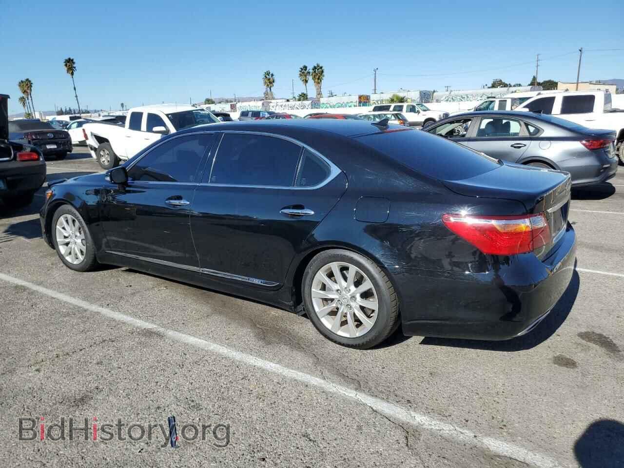 2011 LEXUS LS600 - VIN: JTHDU1EF3B5013340 - Photo 2