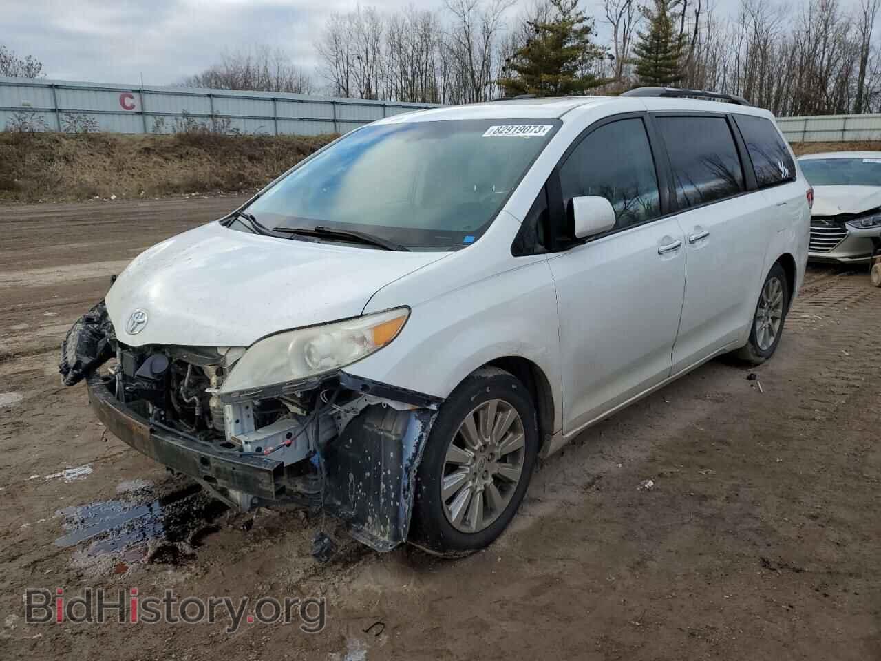 Photo 5TDYK3DC8BS064788 - TOYOTA All Models 2011