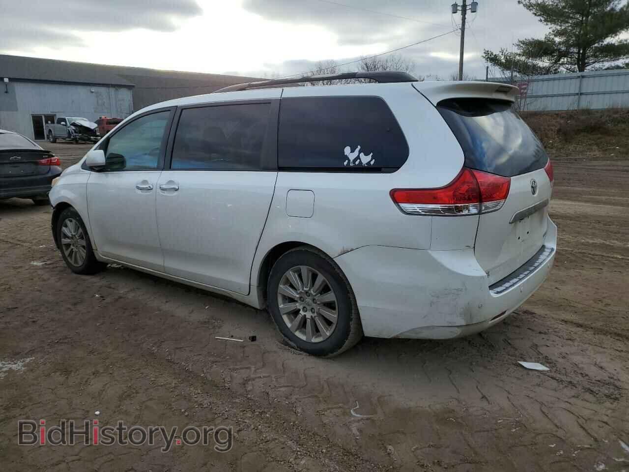 2011 TOYOTA All Models - VIN: 5TDYK3DC8BS064788 - Photo 2
