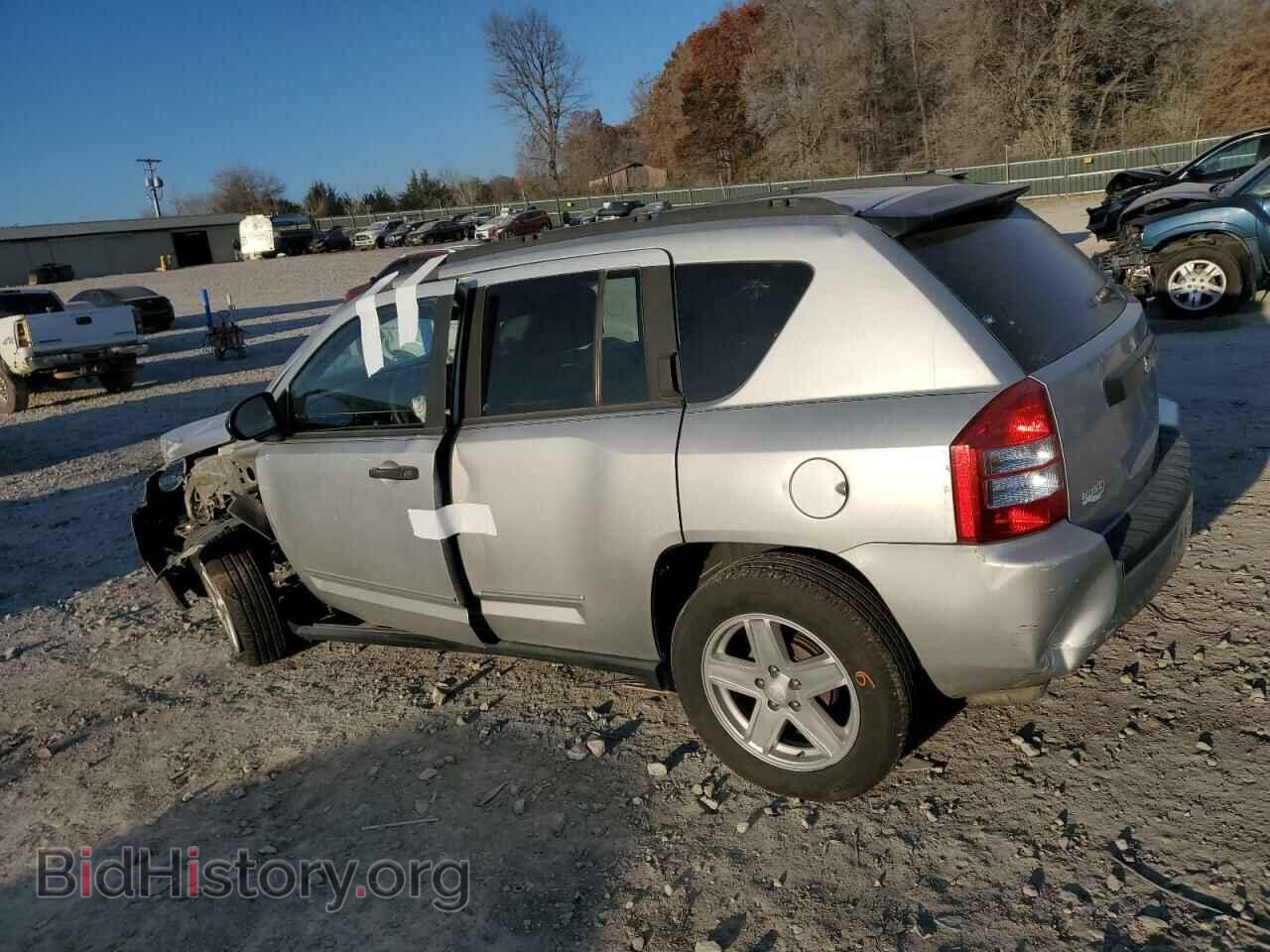 2010 JEEP COMPASS - VIN: 1J4NT1FB9AD626226 - Фото 2