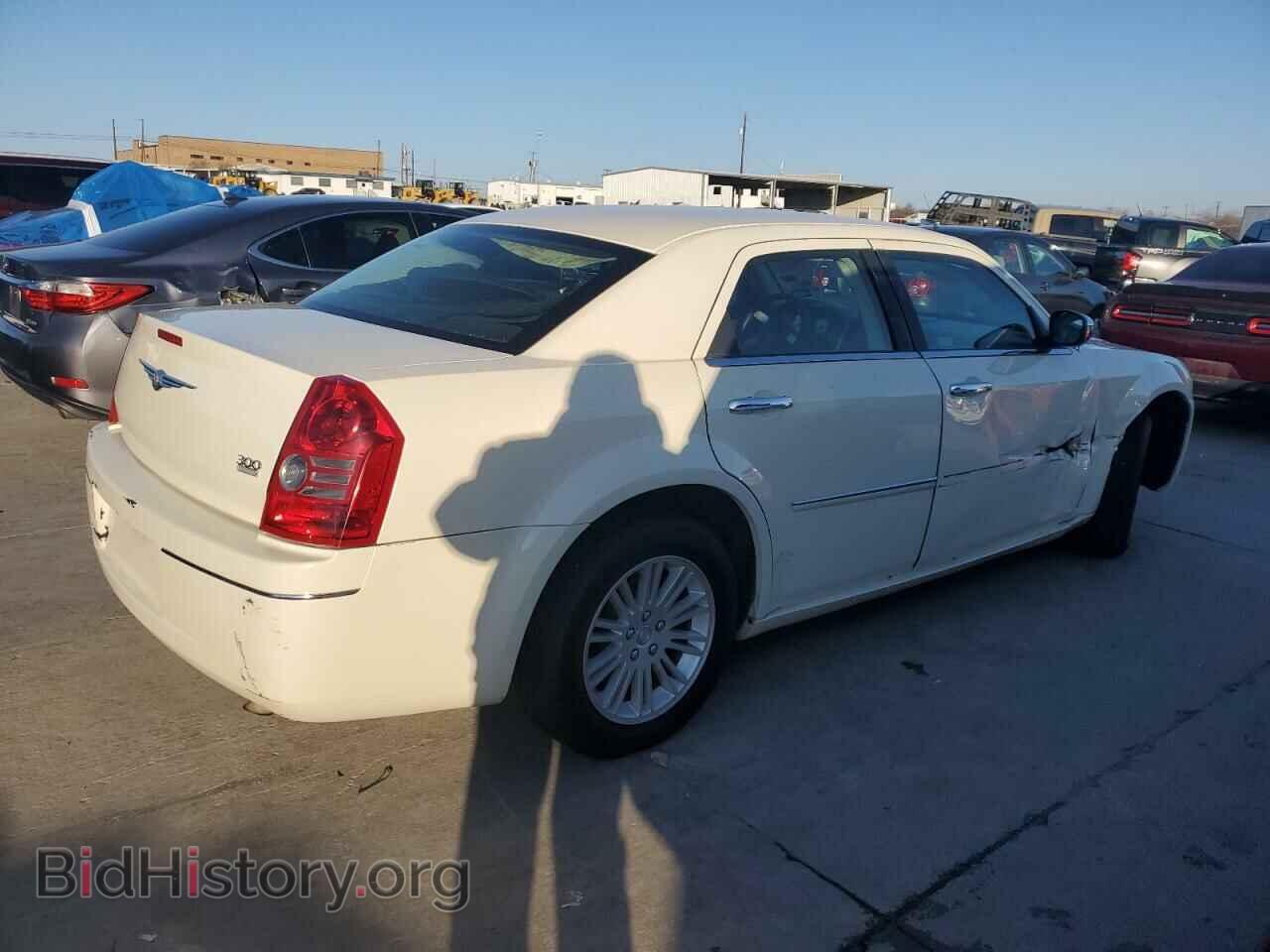 2010 CHRYSLER 300 - VIN: 2C3CA4CDXAH173686 - Фото 3