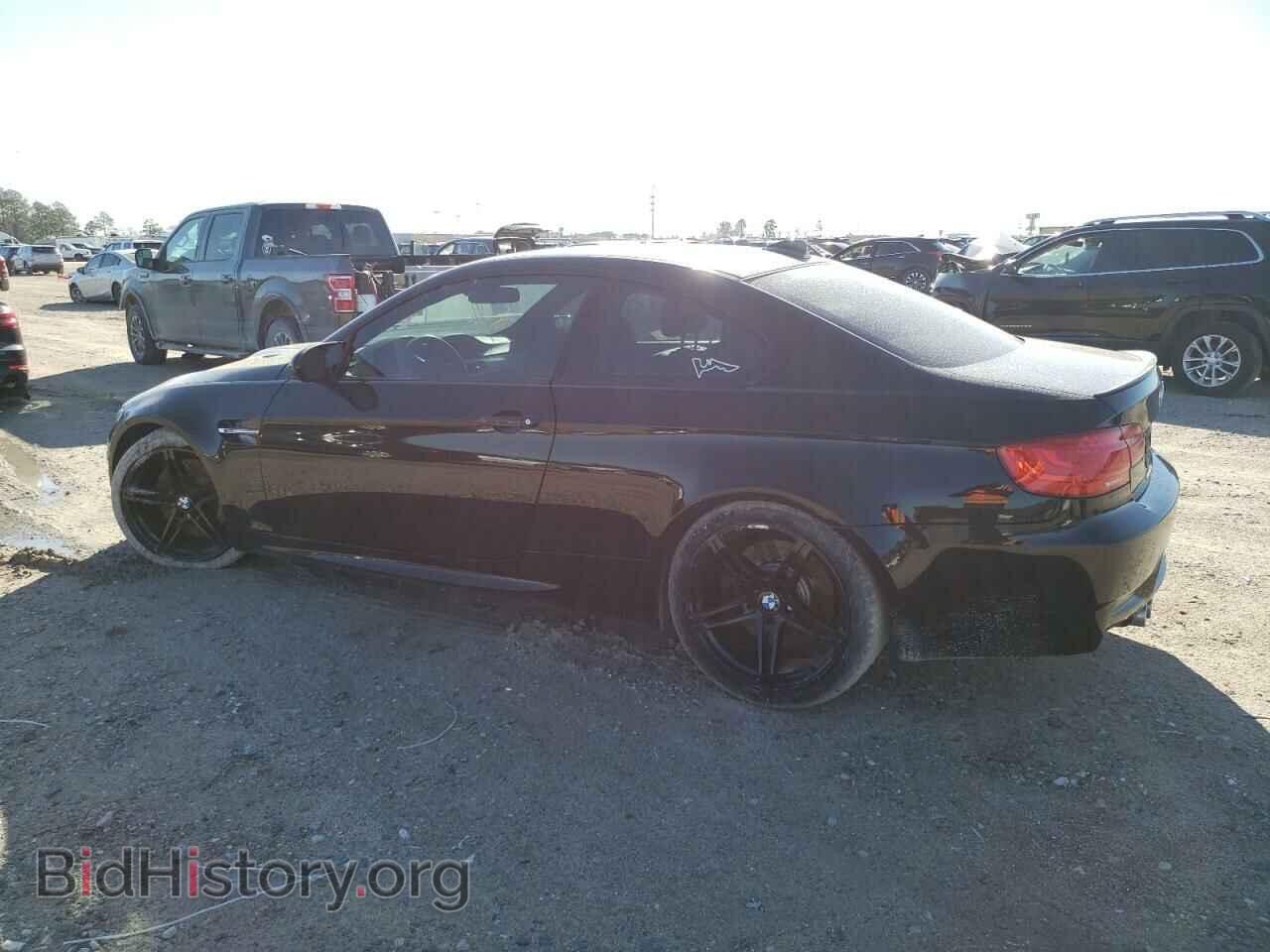 2011 BMW M3 - VIN: WBSKG9C58BE797497 - Фото 2