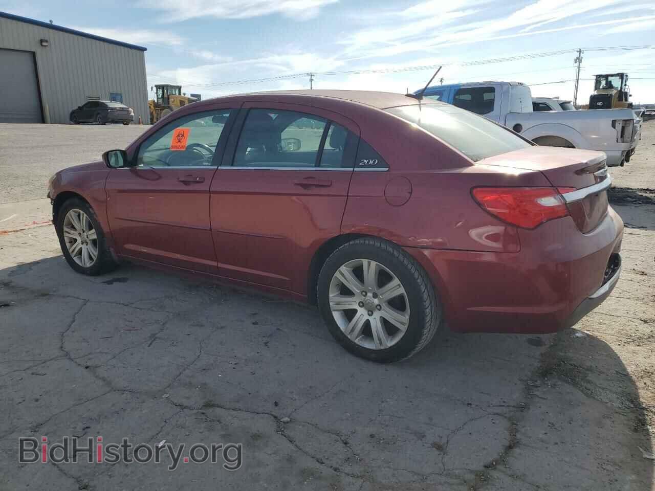 2013 CHRYSLER 200 - VIN: 1C3CCBBBXDN656637 - Фото 2