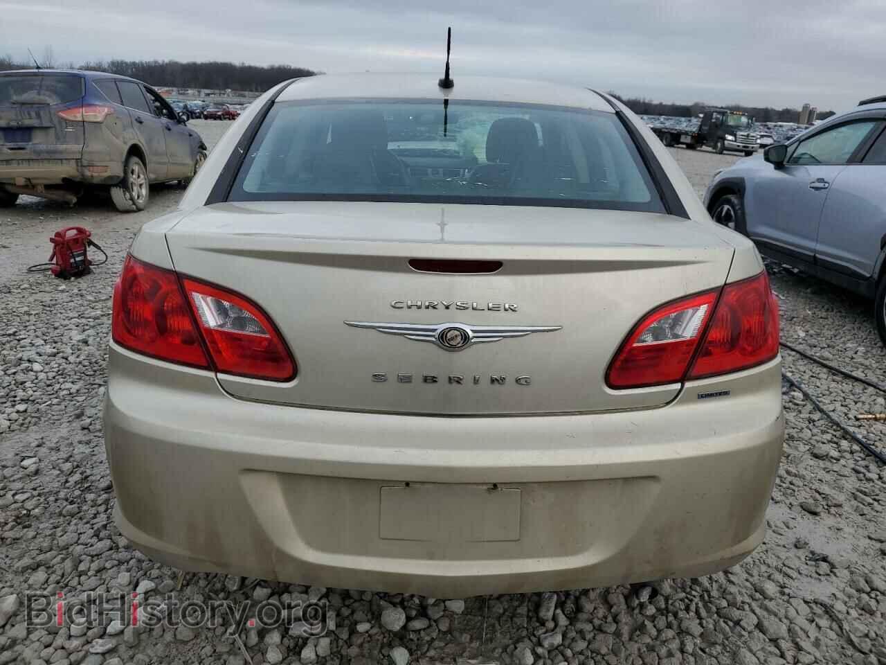 2010 CHRYSLER SEBRING - VIN: 1C3CC5FB6AN111266 - Фото 6