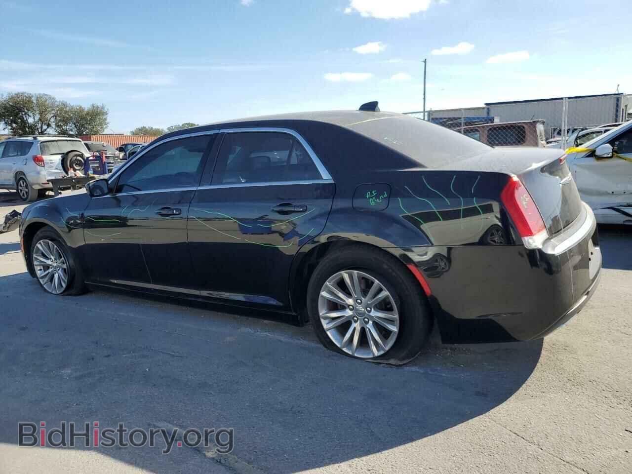 2016 CHRYSLER 300 - VIN: 2C3CCAAG5GH307857 - Фото 2
