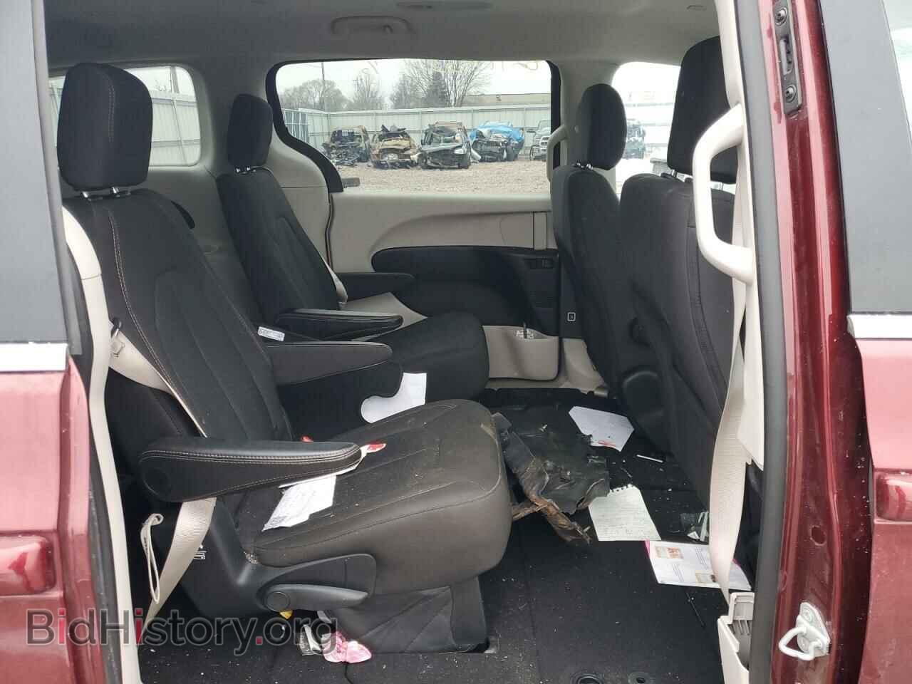 2017 CHRYSLER All Models - VIN: 2C4RC1DG7HR688981 - Photo 11