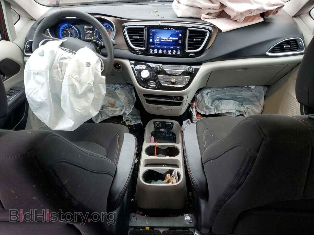 2017 CHRYSLER All Models - VIN: 2C4RC1DG7HR688981 - Photo 8
