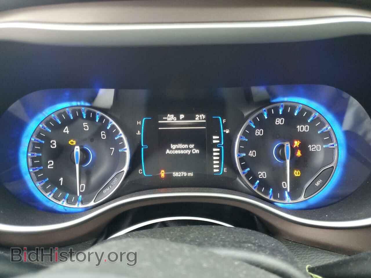 2017 CHRYSLER All Models - VIN: 2C4RC1DG7HR688981 - Photo 9