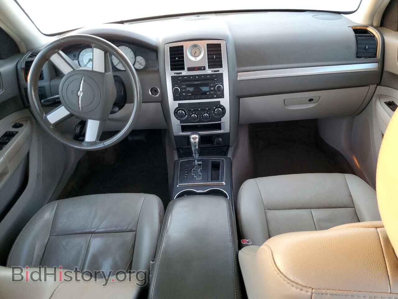 2010 CHRYSLER 300 - VIN: 2C3CA5CV0AH307099 - Фото 8