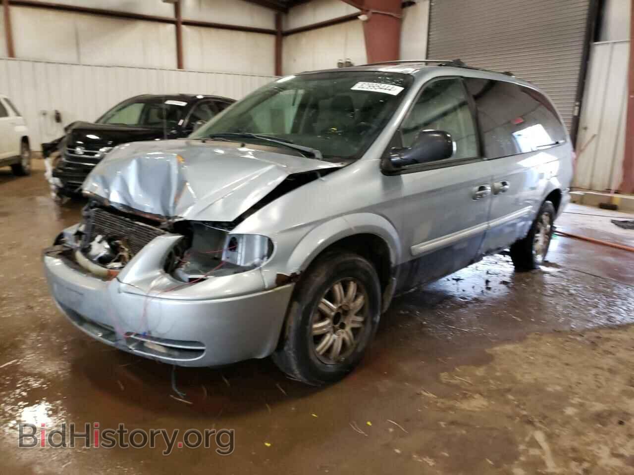 Photo 2C8GP54L35R548372 - CHRYSLER MINIVAN 2005