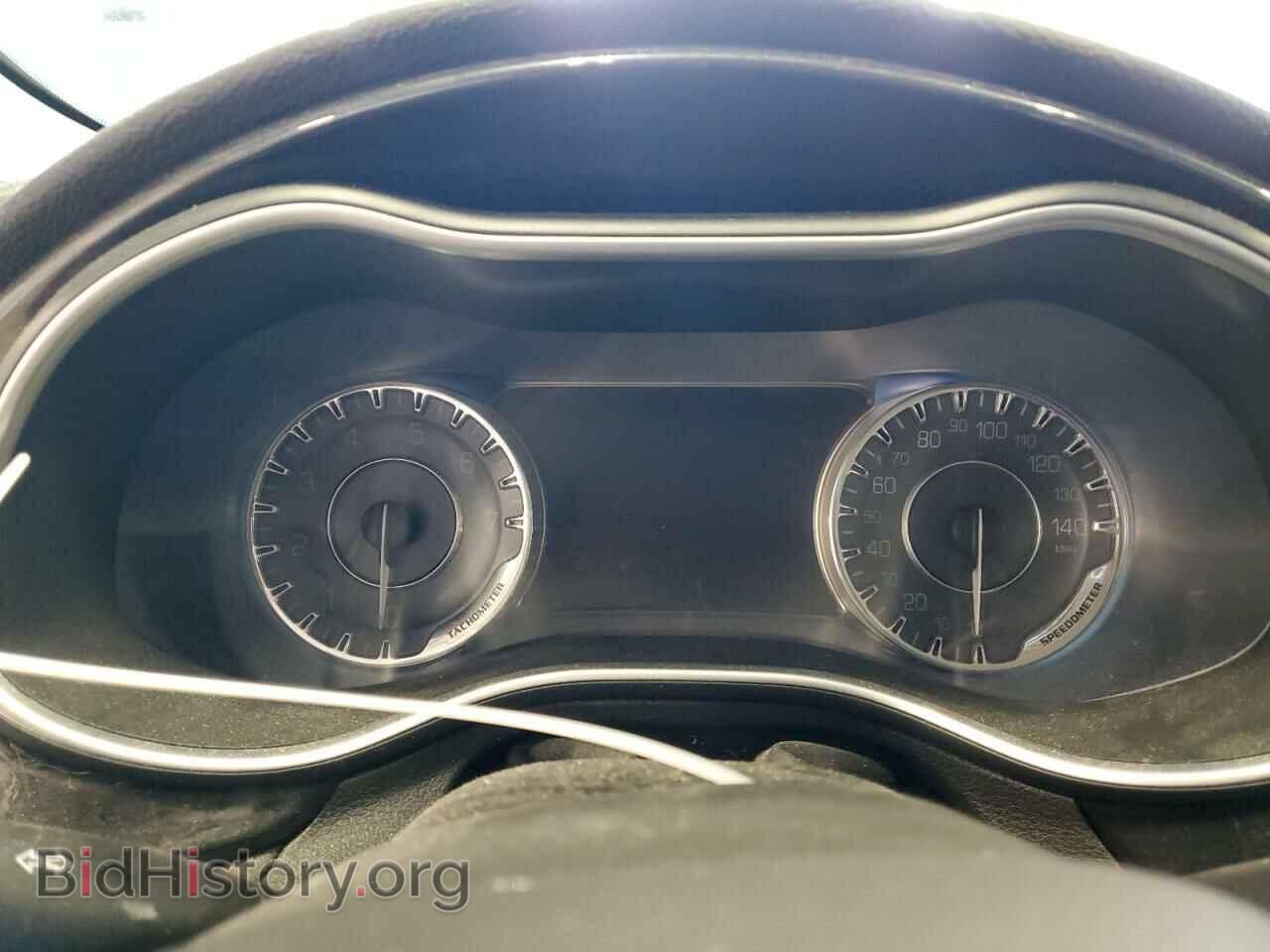 2016 CHRYSLER 200 - VIN: 1C3CCCCB8GN110038 - Фото 9