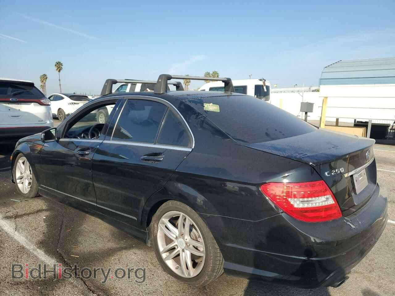 2013 MERCEDES-BENZ C-CLASS - VIN: WDDGF4HB2DA776520 - Фото 2