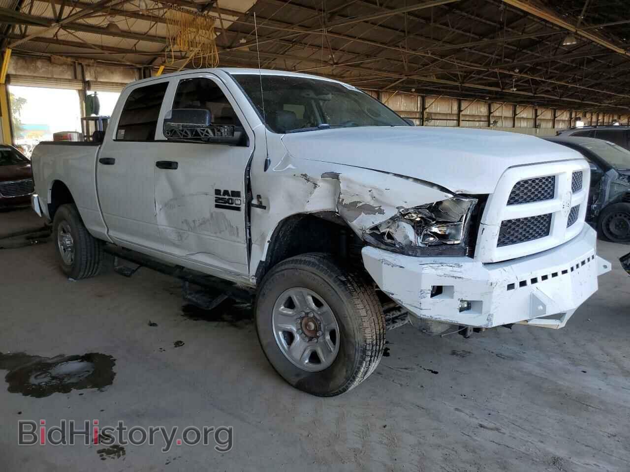 2017 RAM All Models - VIN: 3C6UR5CL5HG601168 - Photo 4