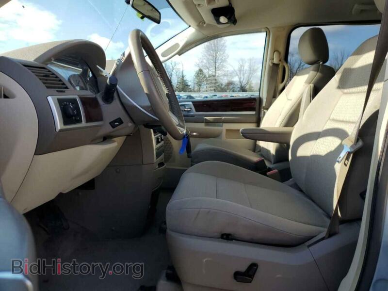 2010 Chrysler MINIVAN (VIN 2A4RR5D11AR148950) — photo 7 of 13