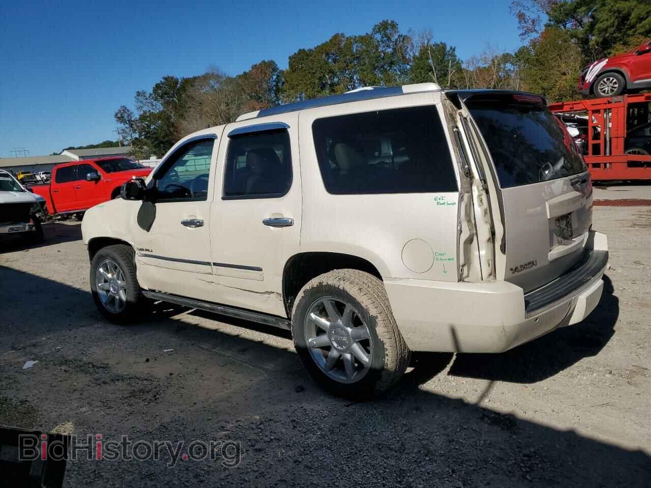 2013 GMC YUKON - VIN: 1GKS1EEF6DR339030 - Photo 2