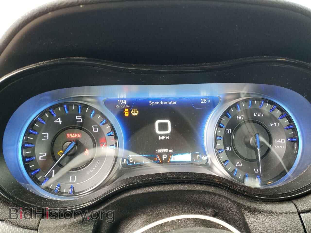 2016 CHRYSLER 300 - VIN: 2C3CCAGG2GH278289 - Фото 9