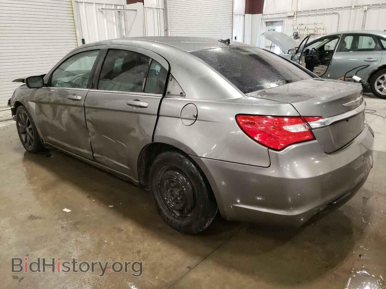 2012 CHRYSLER 200 - VIN: 1C3CCBHG1CN263322 - Фото 2