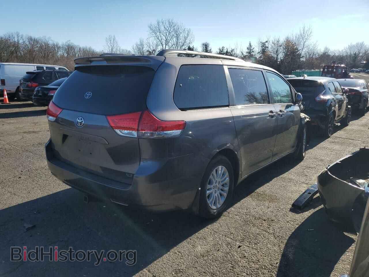 2011 TOYOTA All Models - VIN: 5TDYK3DC6BS065244 - Photo 3